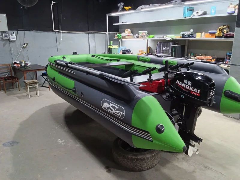 Продам лодку ПВХ с мотором Skat-400 1