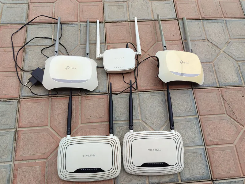 Роутор Репетитор WiFi TP-Link 300мбит/с Lan входом