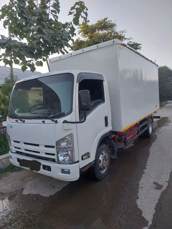 Isuzu yuk mashinasi tez va arzon sotiladi metanda — фото 1
