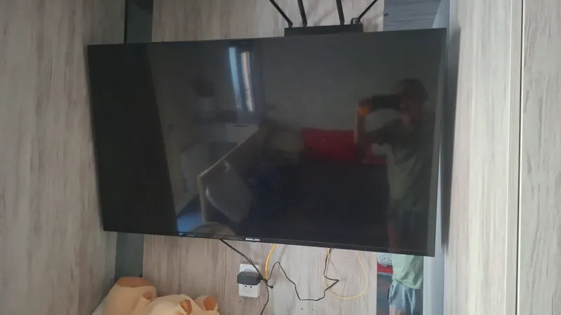 Телевизор бу остолное новое в каробках 1 Телевизор бу остолное новое в каробках 1