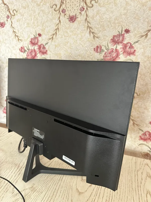 Монитор BIKON 22 дюйма, 120 Гц, продаю за срочно 4