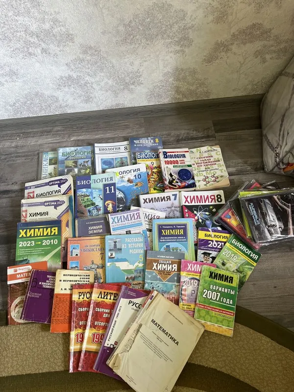 Учебные пособия для абитуриентов, в подарок дневники(6шт,новые) 1