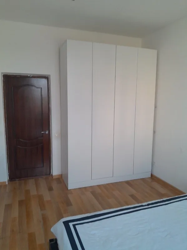Квартира сатылады Гор больница алдында 3 этаж 3 хана 80 кв метр.