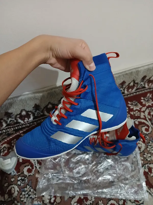 Adidas boks oyoq kiyimi 4