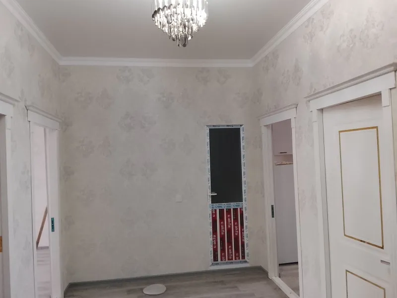 Dehqonbozor yoni Uztransgaz orqasida yangi domda 3 xonali kvartira ija