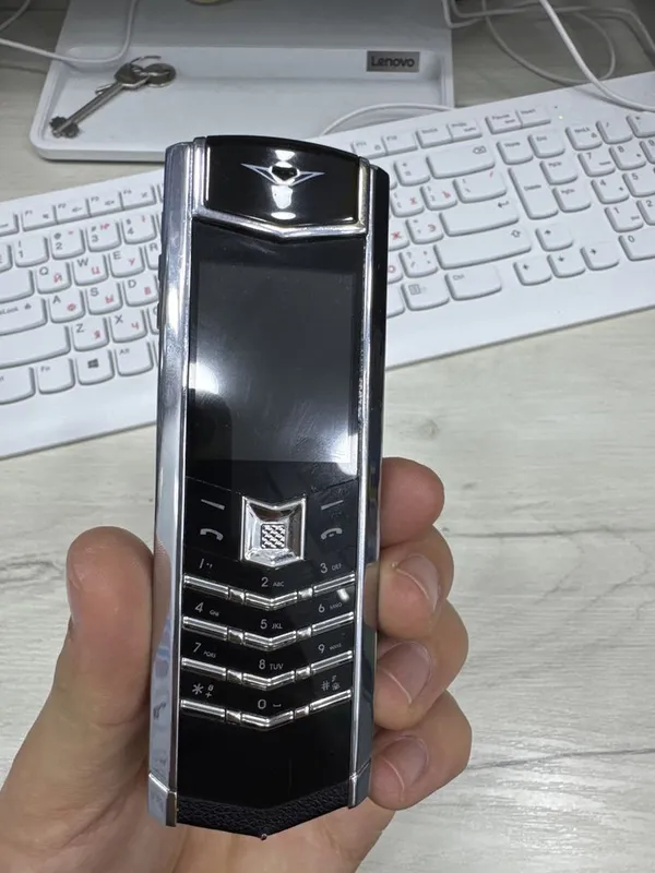 Vertu s-818772