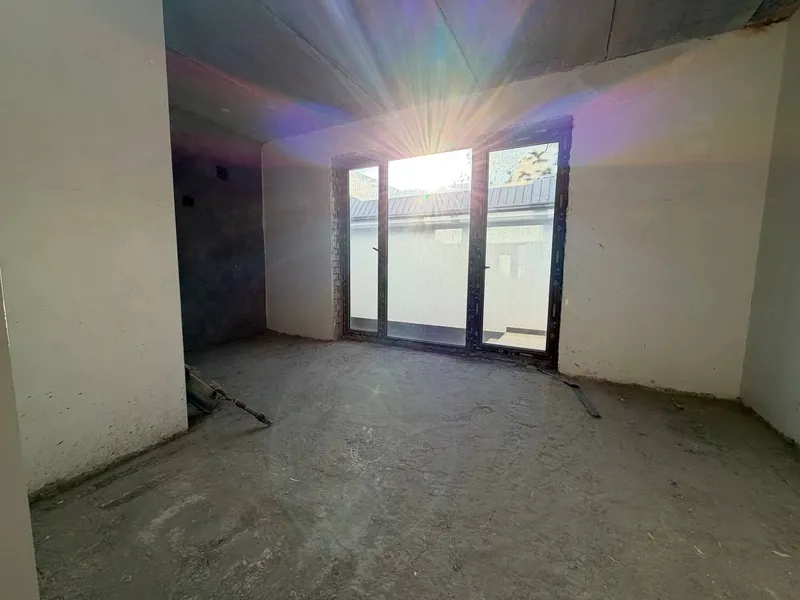 Yakkasaroyda 250 m² uy sotiladi 3