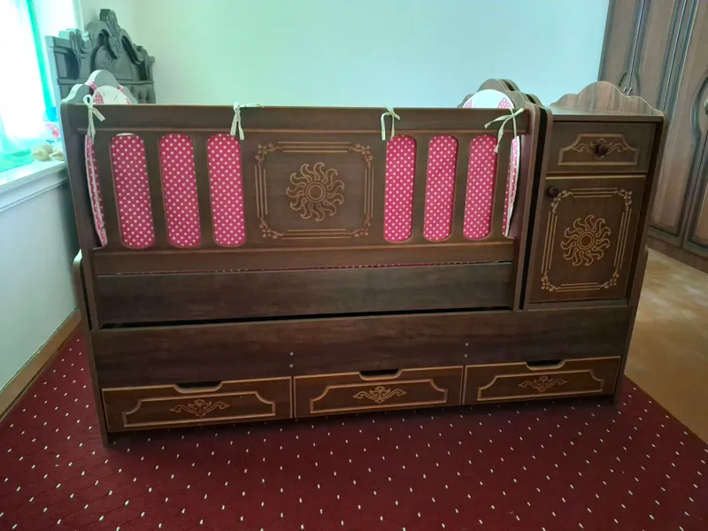 Bolalar tebranma belganchagi,bolalar uchun divan