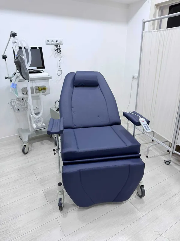BLOOD DRAWING CHAIR WITH TWO MOTORS – Klinik va Laboratoriya Uchun 1