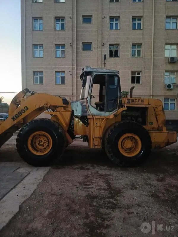 Погрузчик 3 куб 2009 3 Погрузчик 3 куб 2009 3