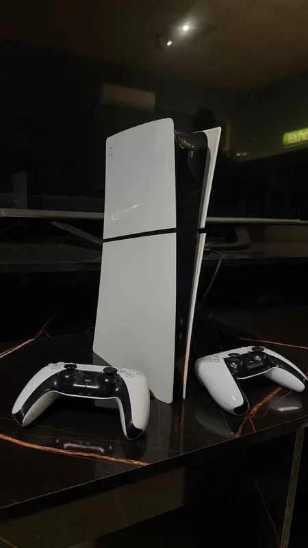 PS5 Slim. Жағдайы таза идеал казирги кейнги оинлари менен fifa23 24 PS5 Slim. Жағдайы таза идеал казирги кейнги оинлари менен fifa23 24