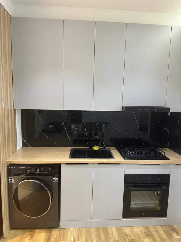 30 m²lik 1 xonali kvartira sotiladi, Yakkasaroy tumani 3