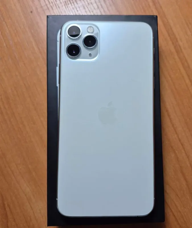 Apple 11 Apple 11