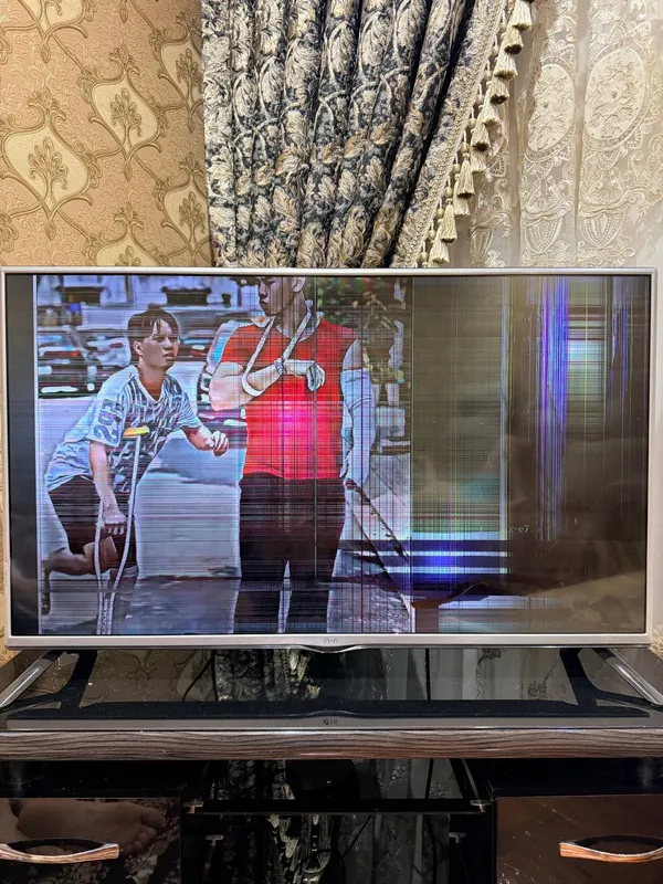 Телевизор LG(2015) 1