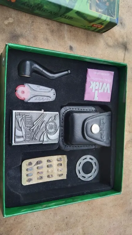 Зажигалка бензиновая Зажигалка бензиновая