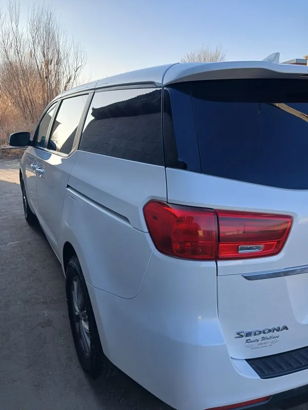 Kia sedona 2019 srochna sotiladi — фото 3