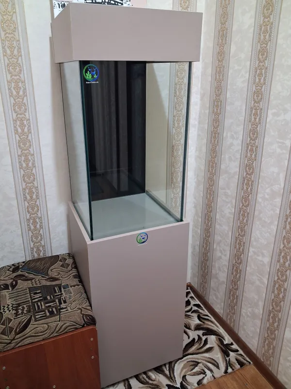 высота 1,60. толщина стекла 10 3