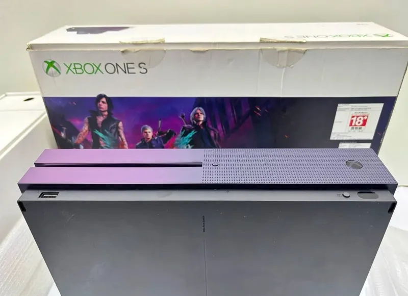 Xbox One S 1 ТБ, ограниченная серия Devil May Cry 3 Xbox One S 1 ТБ, ограниченная серия Devil May Cry 3