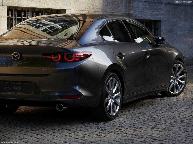 Mazda 3 Naqd va halol nasiya savdo — фото 1