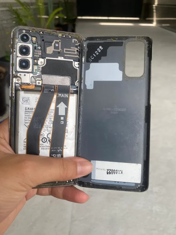 Samsung S20: если заменить экран, батарею и крышку — будет отлично 2 Samsung S20: если заменить экран, батарею и крышку — будет отлично 2