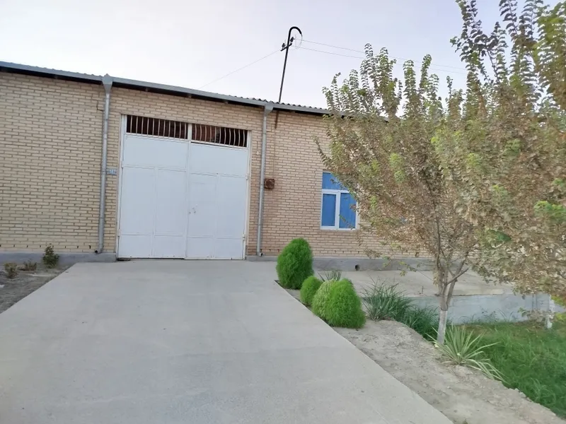 Продаётся участок возле дороги у нового хокимията