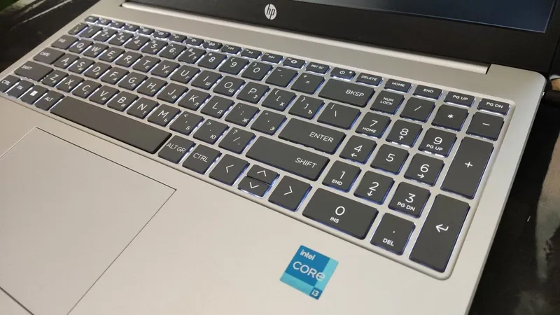 HP 15-FD0336NIA 2