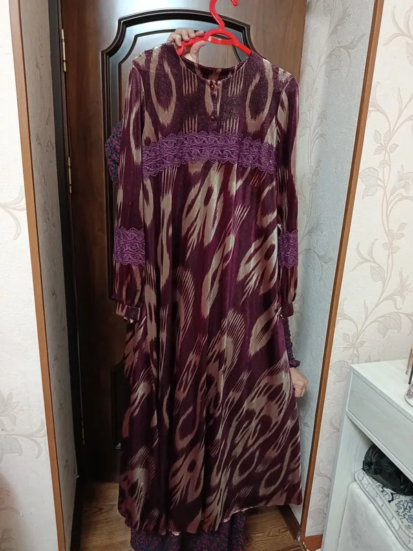 Продаются женские платья, надевались 2