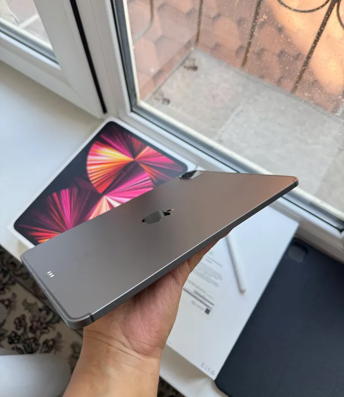 iPad Pro 11" Gray 128GB +Sim 5