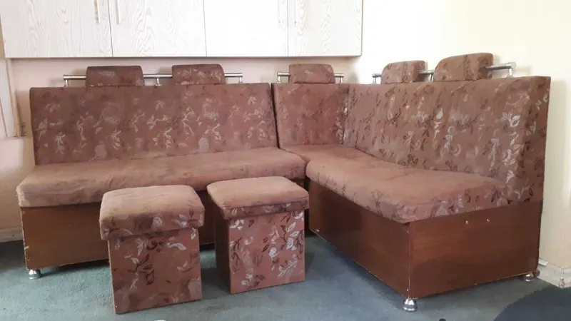 Продам уголок кухонный с 2 банкетками 2 Продам уголок кухонный с 2 банкетками 2
