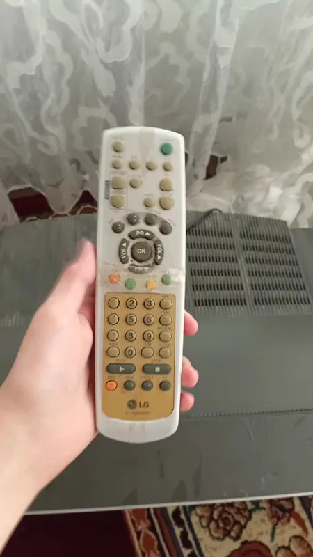 Оригинальный пульт LG 6710V00026J для телевизора 1