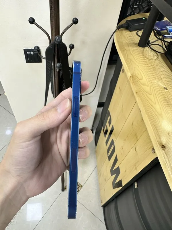 iPhone 12 64 гб память 3