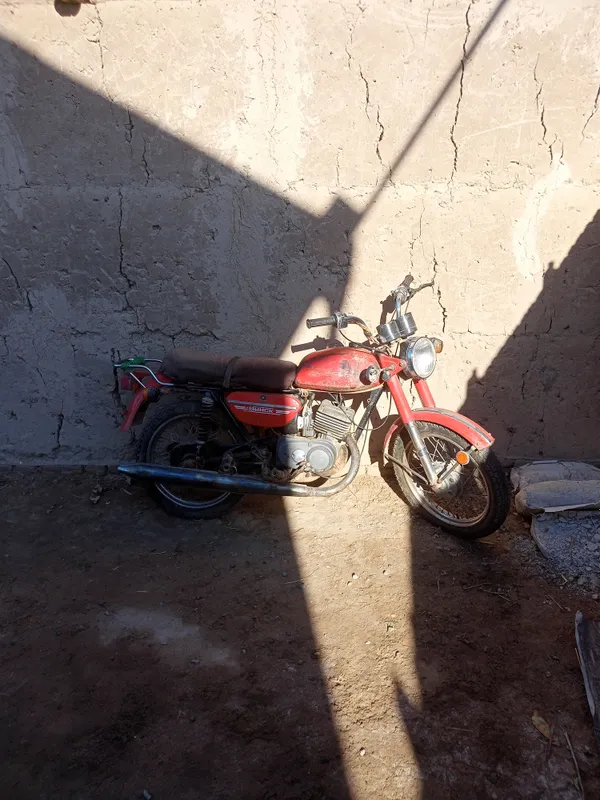 Minsk motosikl sotiladi narhi 3mln so'm galishamiz