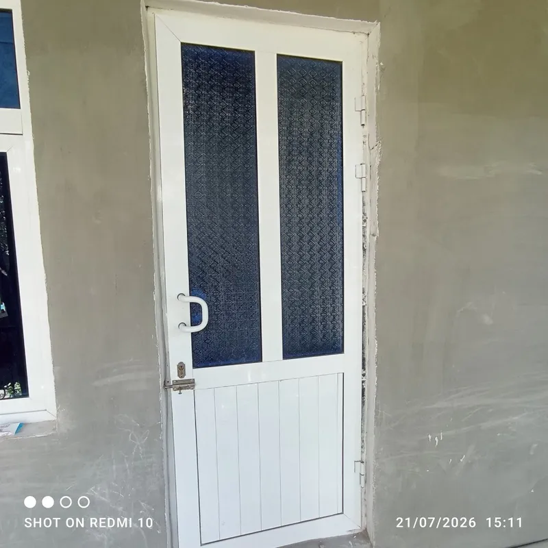Akfa eshiklar sotiladi holati yaxshi 3