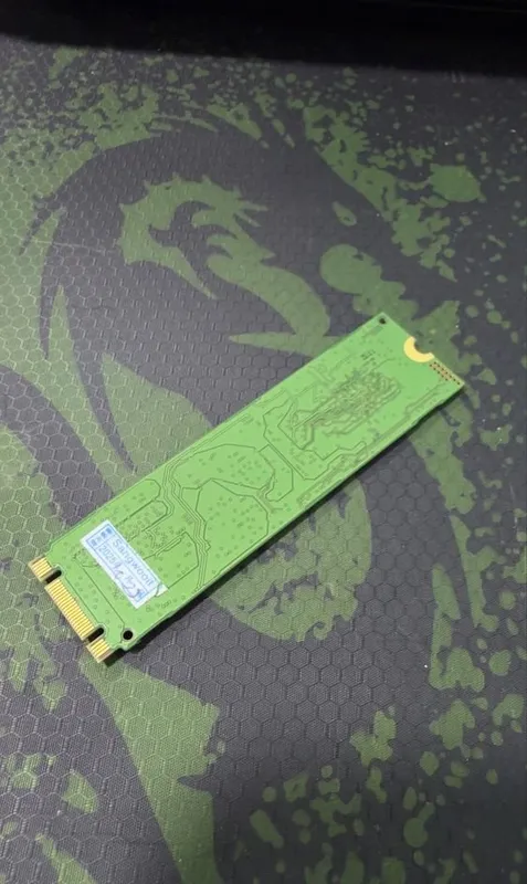 Samsung 128 GB M.2 PCI NVMe xotirasini sotaman 2 Samsung 128 GB M.2 PCI NVMe xotirasini sotaman 2