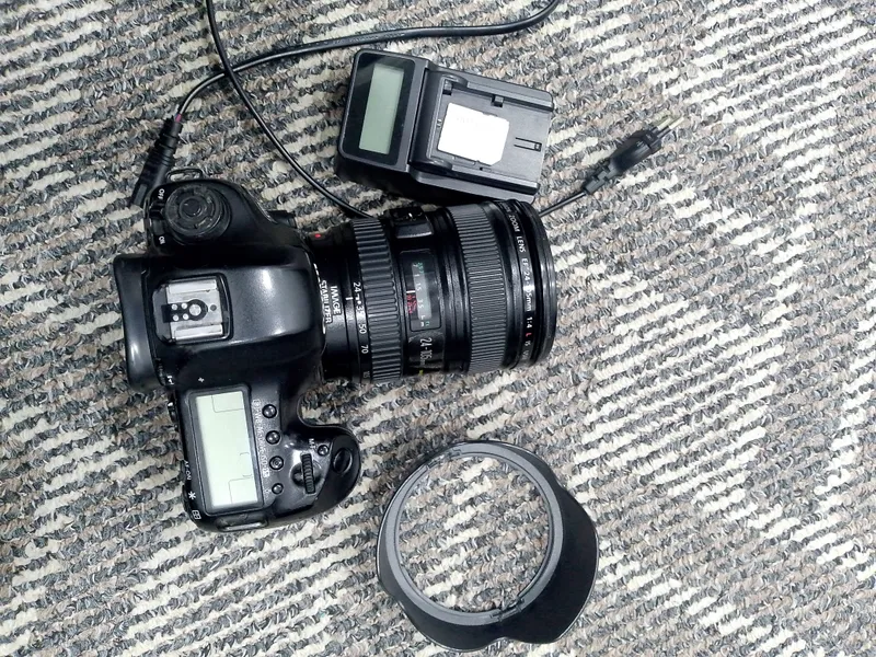 5D Mark 3 sotiladi 1 Batarya 1 Chashka