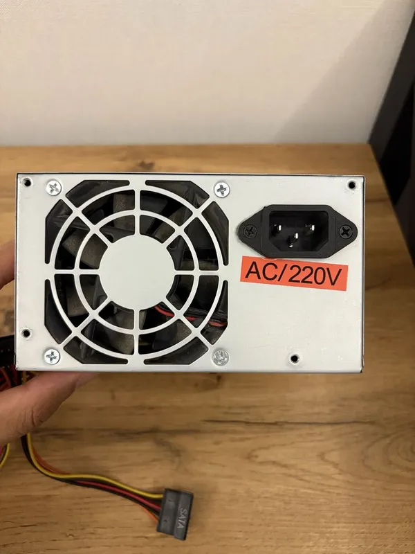 Продается AV-tech 450Ват блок питание 3