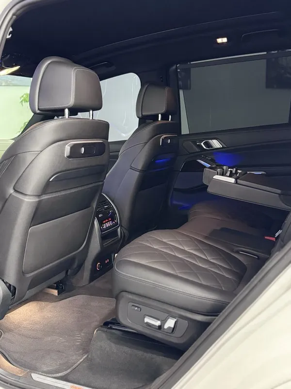 BMW X7 xDrive 40i — фото 2