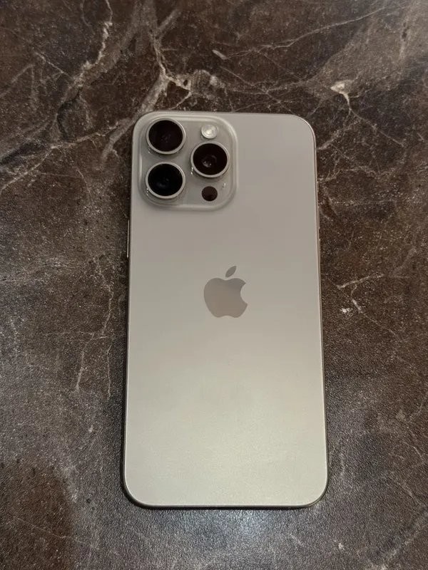 Iphone 15 pro max 4