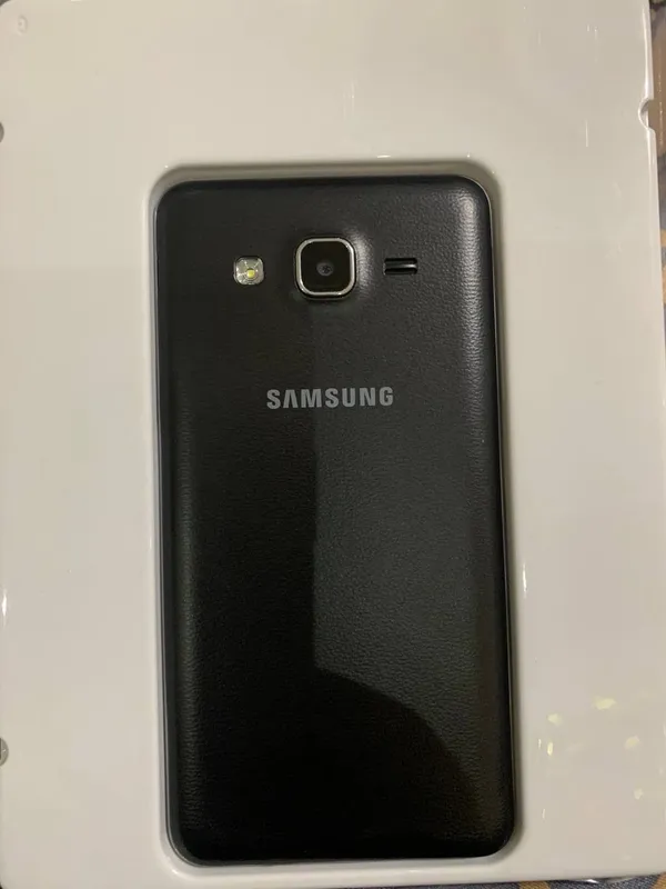 Yangi Samsung telefon sotiladi 1