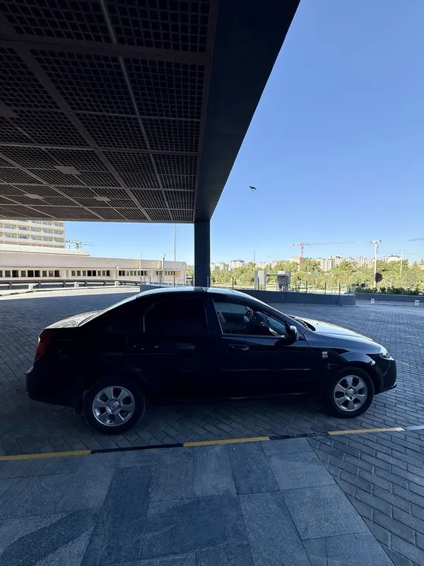 Chevrolet Jentra 3