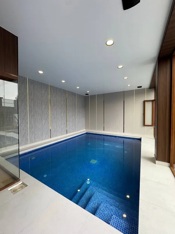 Sauna va Basseynli Hashamatli Villa Glamour — фото 2