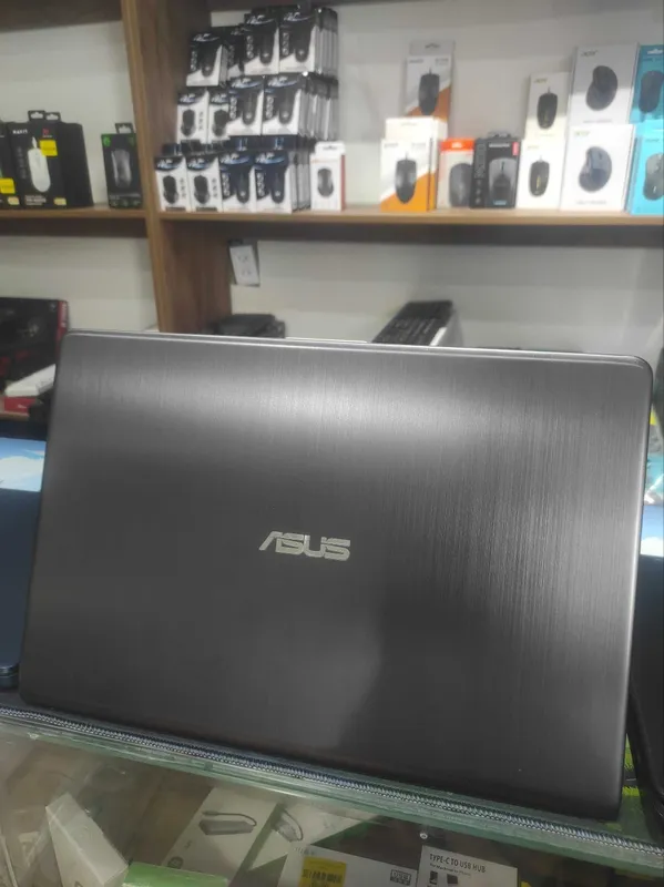 Ноутбук: ASUS Vivo Book (Б/у)