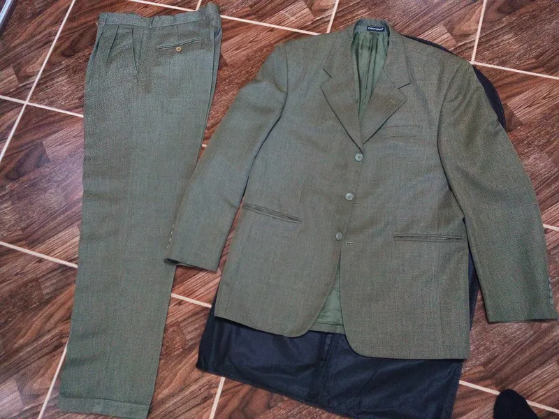 Мужской костюм Corporal(Турция) и 3 рубашки.300тыс — фото 1