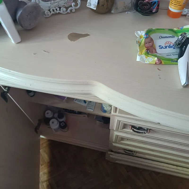 Комод и 2 тумбы.