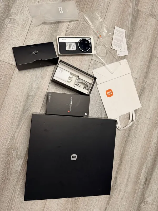 Xiaomi 15 ultra mi global 16/528гб e-sim версия full комплект имей бор 1 Xiaomi 15 ultra mi global 16/528гб e-sim версия full комплект имей бор 1