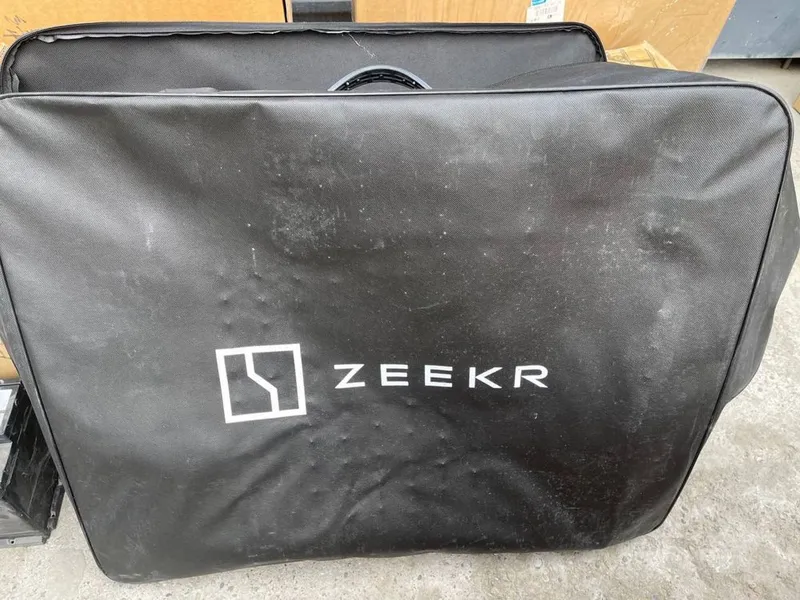 Zeekr 001 коврики для салона и для багажника оригинал по хорошей цене 3