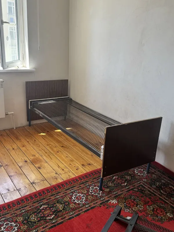 Кровать железная, из качественного материала 1
