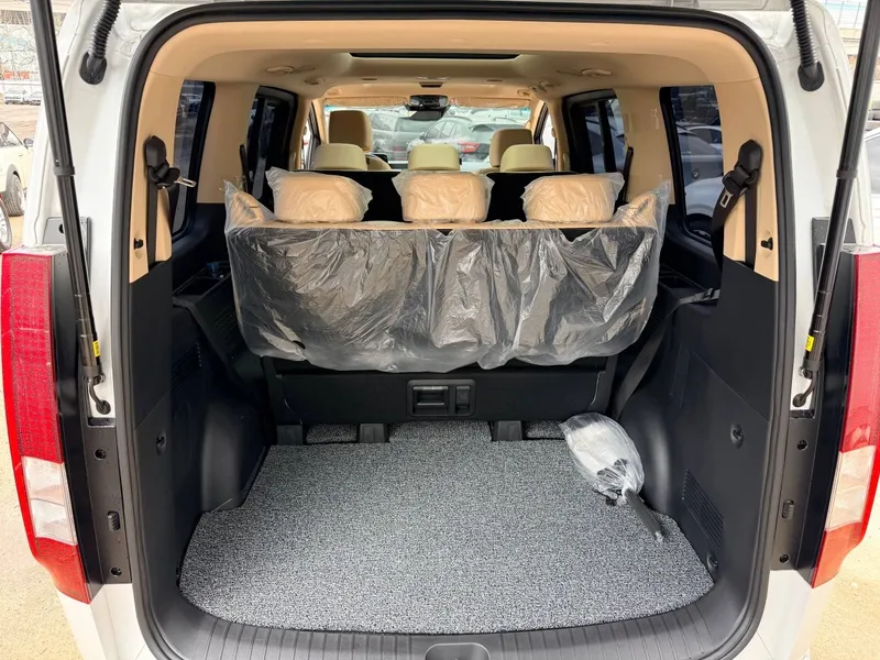 Hyundai Staria 1,6 Turbo Hybrid — фото 6