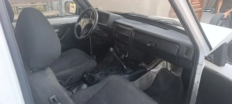 Niva 1985 yilgi 1.800 $ 5 Niva 1985 yilgi 1.800 $ 5
