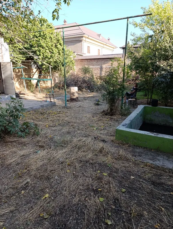 Продаётся участок с домом в уютном и тихом районе — фото 3
